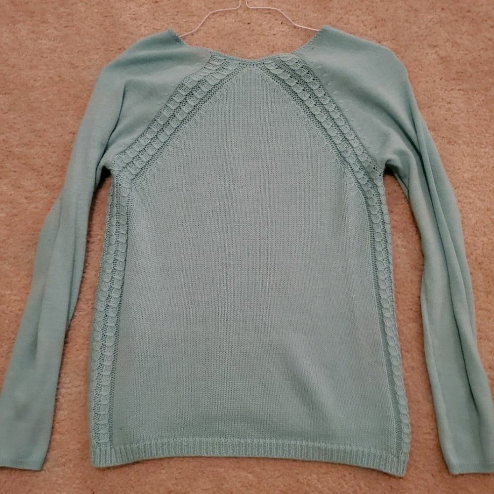 Sweater - - Picture 2 of 5
